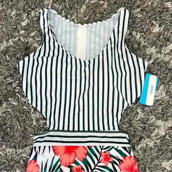 🏝️ Gorgeous Iffei One piece Swimsuit, Size Large, Beautiful Design, NWT - Picture 4 of 11